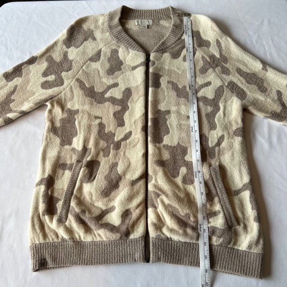 BAREFOOT DREAMS size S camo bomber jacket - Picture 7 of 15